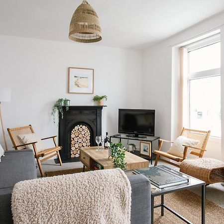 Cosy Period Cottage 2Min Walk To The Beach 포트러시 외부 사진