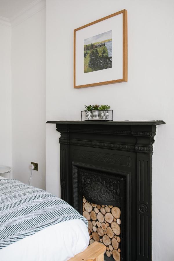 Cosy Period Cottage 2Min Walk To The Beach 포트러시 외부 사진