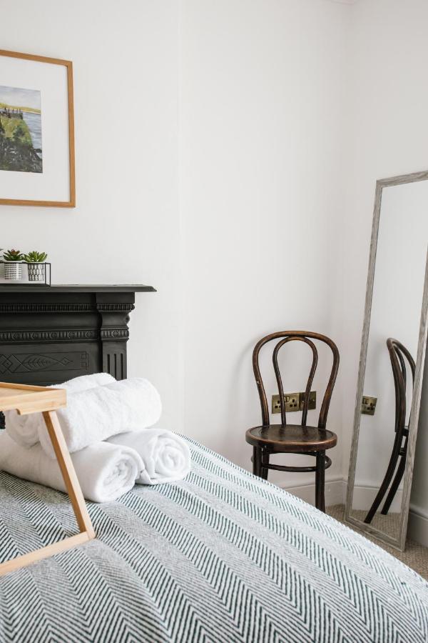 Cosy Period Cottage 2Min Walk To The Beach 포트러시 외부 사진
