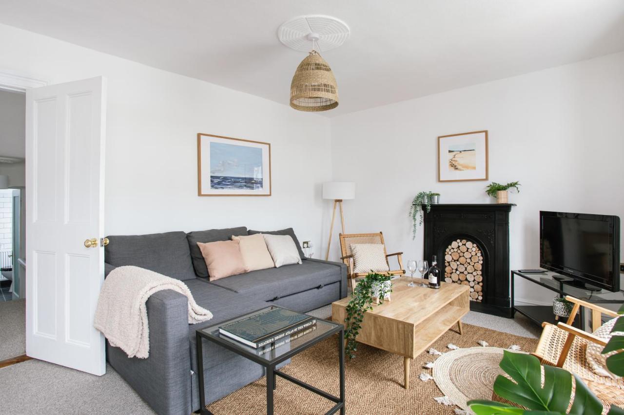 Cosy Period Cottage 2Min Walk To The Beach 포트러시 외부 사진