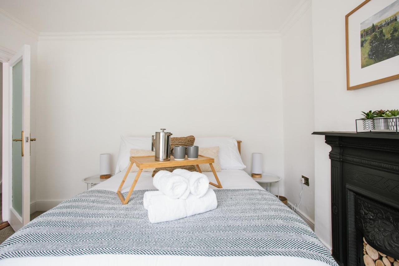 Cosy Period Cottage 2Min Walk To The Beach 포트러시 외부 사진