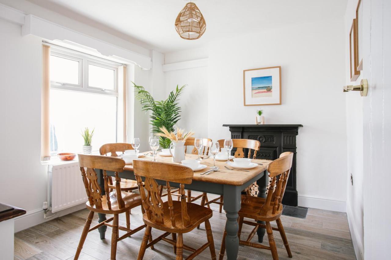 Cosy Period Cottage 2Min Walk To The Beach 포트러시 외부 사진