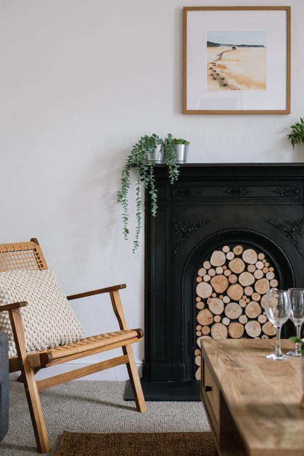 Cosy Period Cottage 2Min Walk To The Beach 포트러시 외부 사진